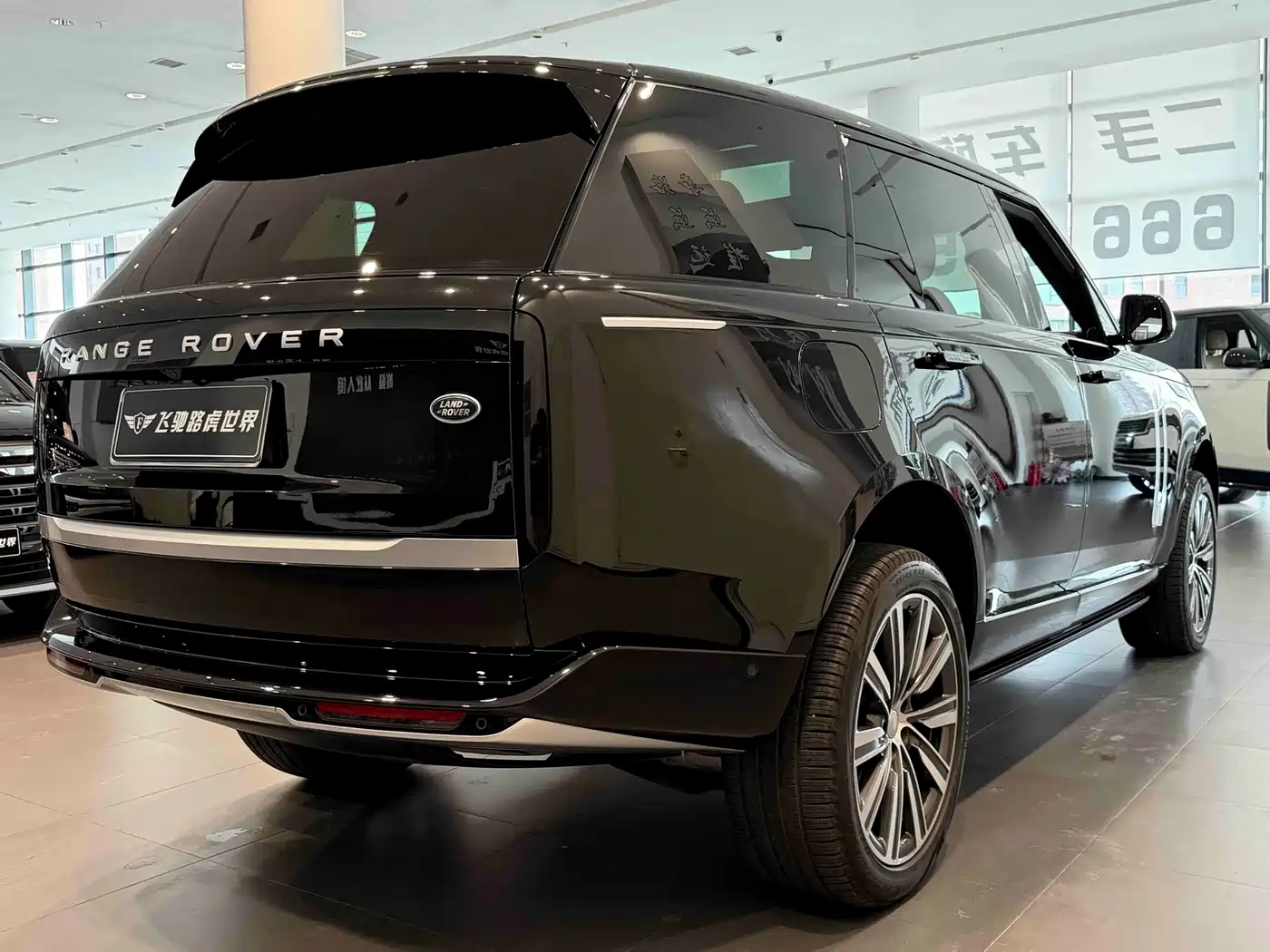 Land Rover Range Rover 2025 2025 3.0 L6 400PS Genesis Extended Wheelbase