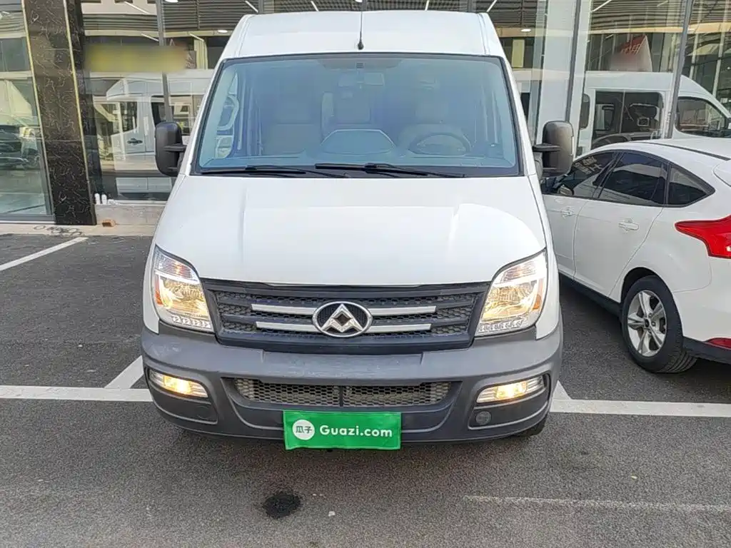 Maxus Xintu V80 2017 2017 2.5T 6-speed manual Aoyun Tong China V short wheelbase medium roof 5/6/10 seats