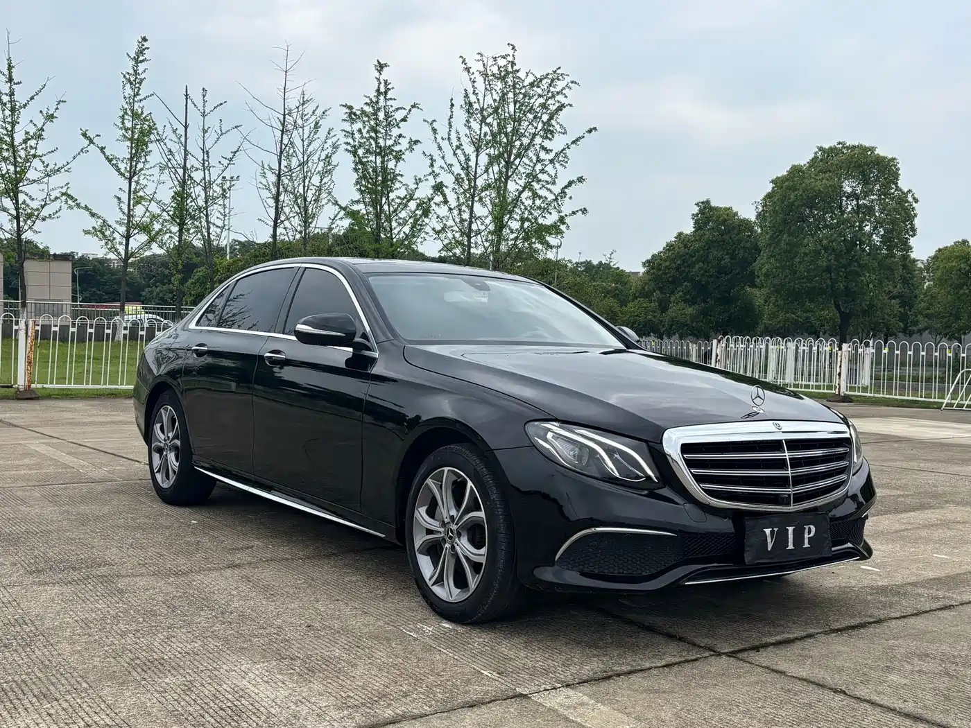Mercedes-Benz E-Class 2020 E 300 L Sport Fashion Model фото 3