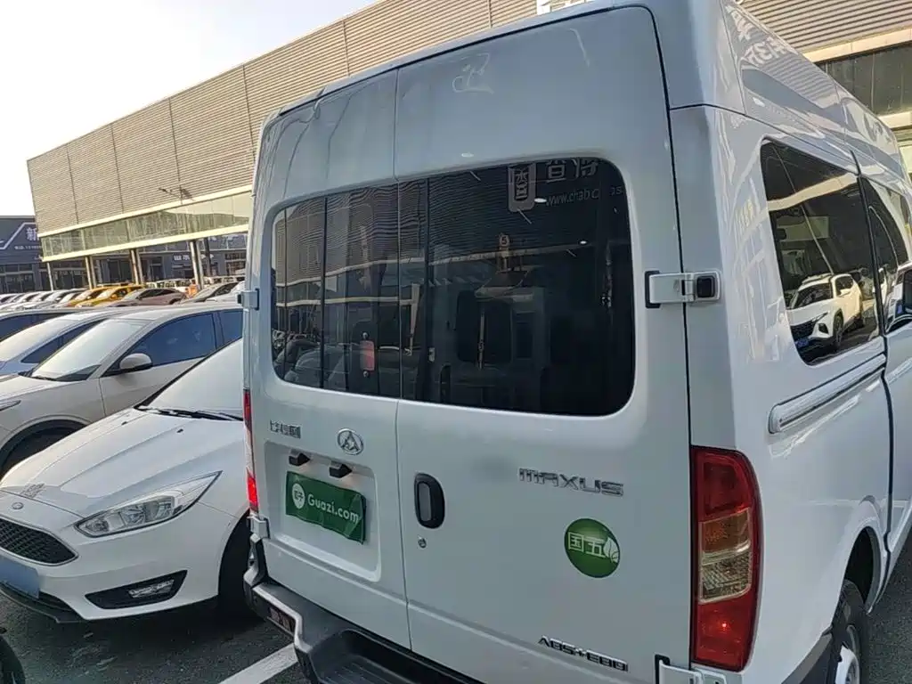 Maxus Xintu V80 2017 2017 2.5T 6-speed manual Aoyun Tong China V short wheelbase medium roof 5/6/10 seats