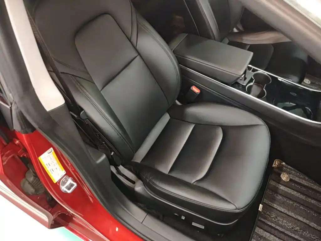 Фото 25 - Tesla Model 3