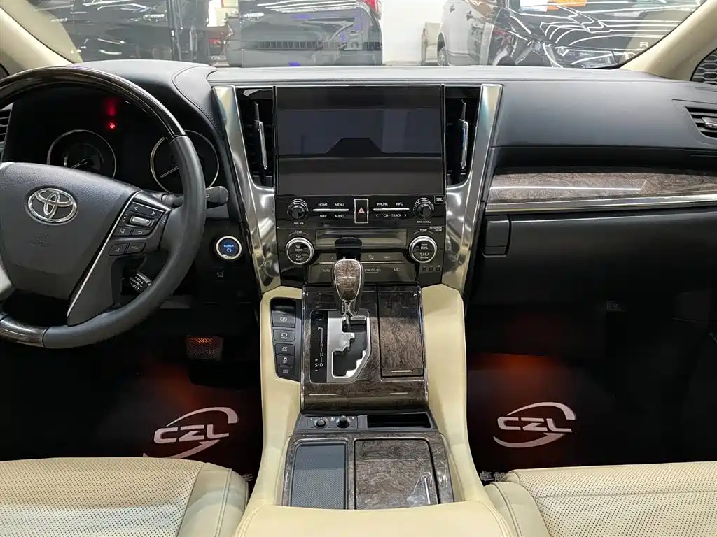 Toyota Alphard 2021 Hybrid 2.5L Premium фото 11