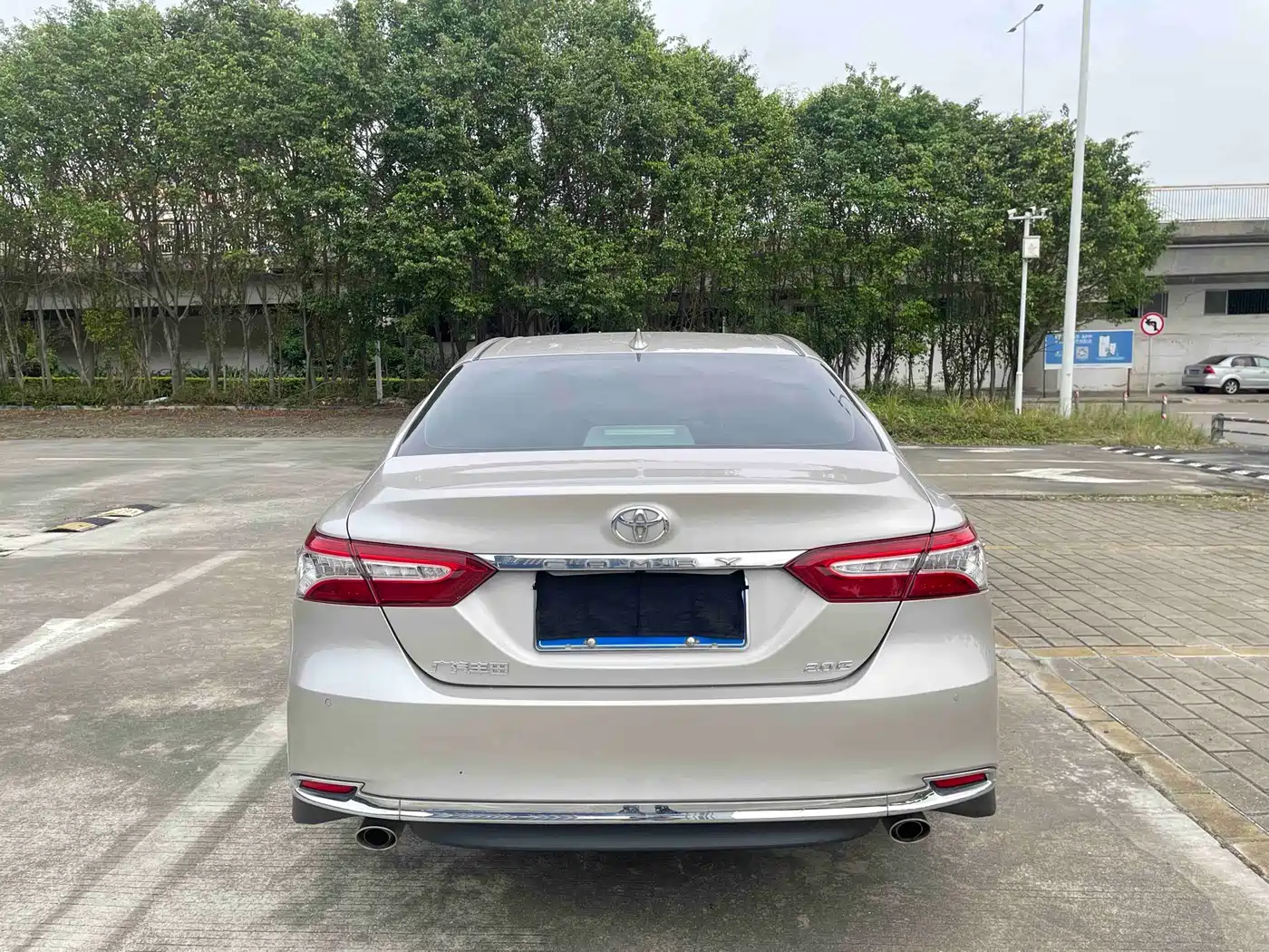 Toyota Camry 2023 2.0G Luxury Edition фото 13