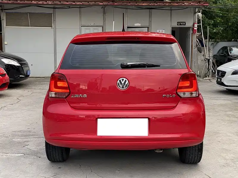 Volkswagen Polo 2011 1.4L Manual Joy Edition фото 13