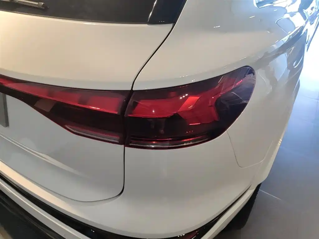 Audi Q6L e-tron 2025 Model Pioneer Edition фото 8