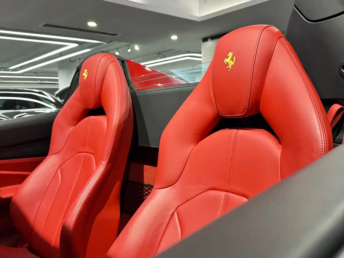 Ferrari F8 2021 2020 Spider 3.9T V8