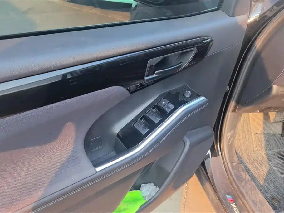 Toyota Highlander 2023 2.5L Smart Hybrid Dual Engine FWD Elite 5-Seater фото 7
