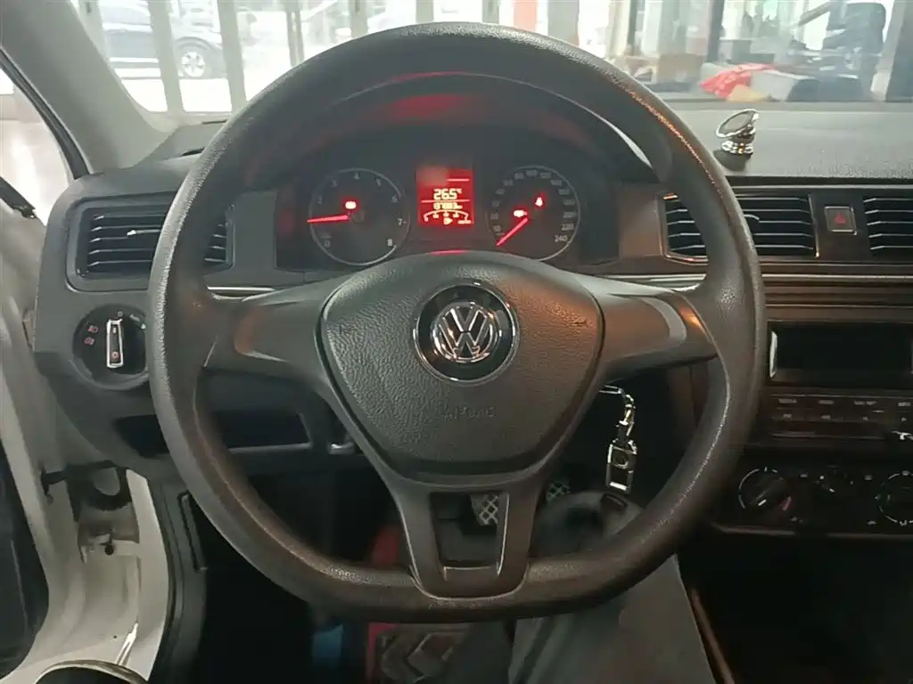 Volkswagen Santana 2016 1.6L Manual Trend Edition фото 11