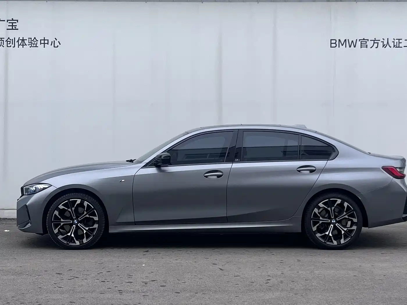 BMW 3 Series 2025 330Li 50th Anniversary Limited Edition фото 3