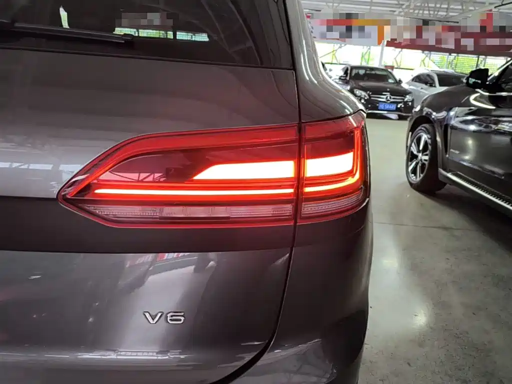 Volkswagen Touareg 2020 2.0TSI Rui Shang Edition China VI фото 8
