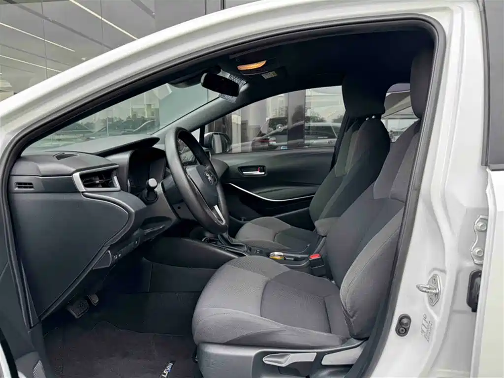 Toyota Levin 2021 Dual Hybrid 1.8H E-CVT Leading Edition фото 16