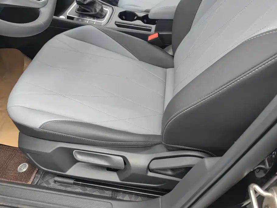 Volkswagen Lavida 2024 Model 1.5L Automatic Starlight 5 Million Edition 9