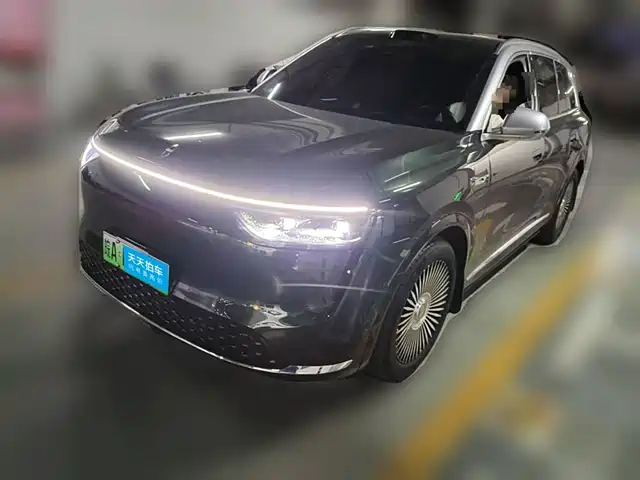 AITO Wenjie AITO M8 2025 Model Extended Range Max+ Edition 53.4kWh 6-Seater — фото 1