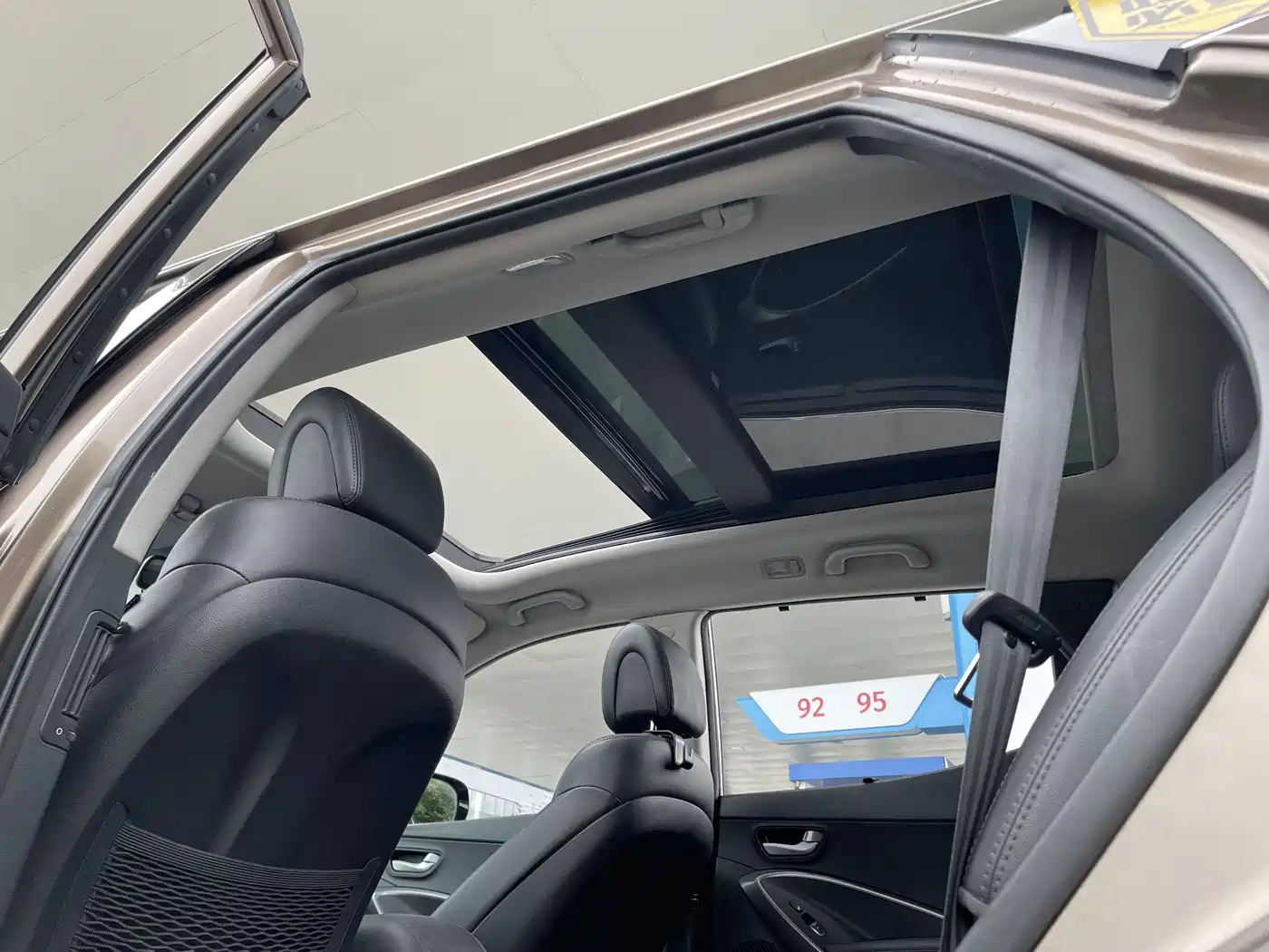Фото 6 - Hyundai Santa Fe