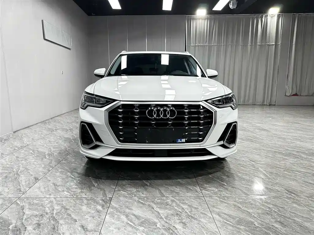 Audi Q3 2022 35 TFSI Fashion Dynamic фото 2