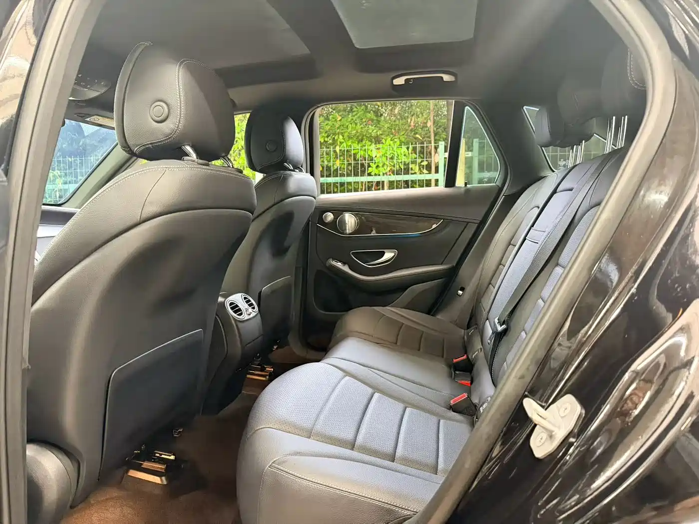 Mercedes-Benz GLC 2018 Facelift GLC 260 4MATIC Luxury фото 8