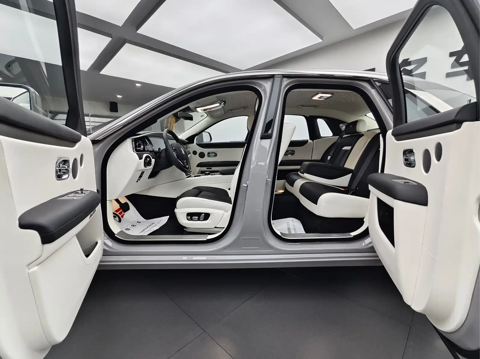 Фото 7 - Rolls-Royce Ghost