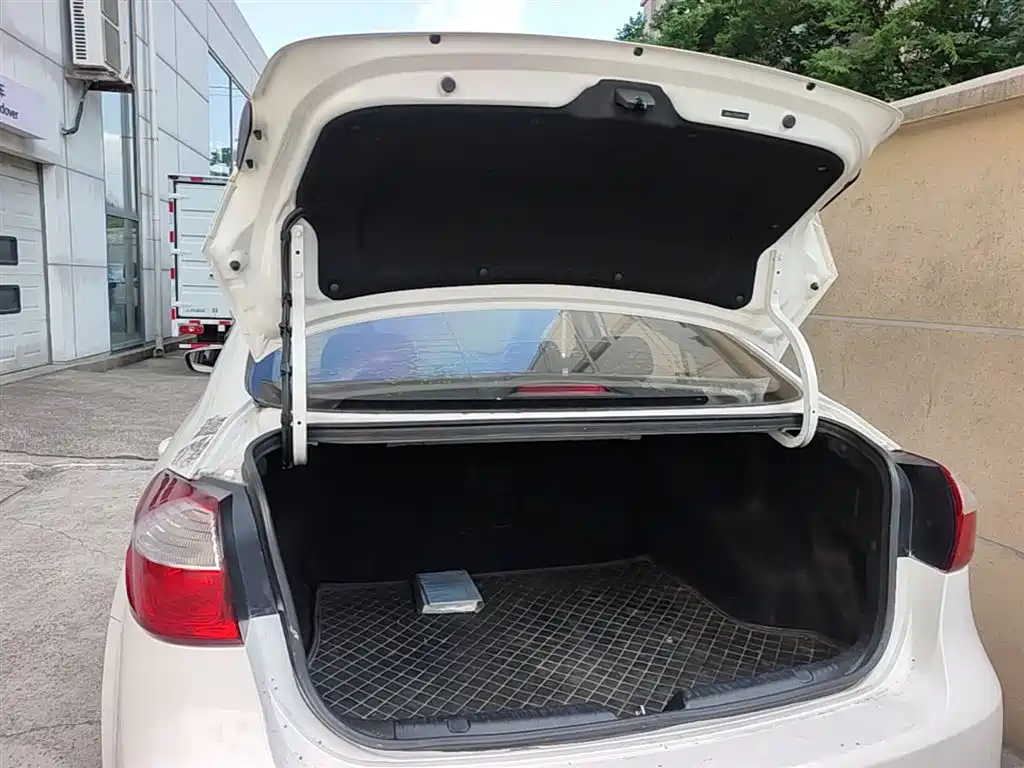 Kia K3 2016 1.6L Automatic GLS фото 10