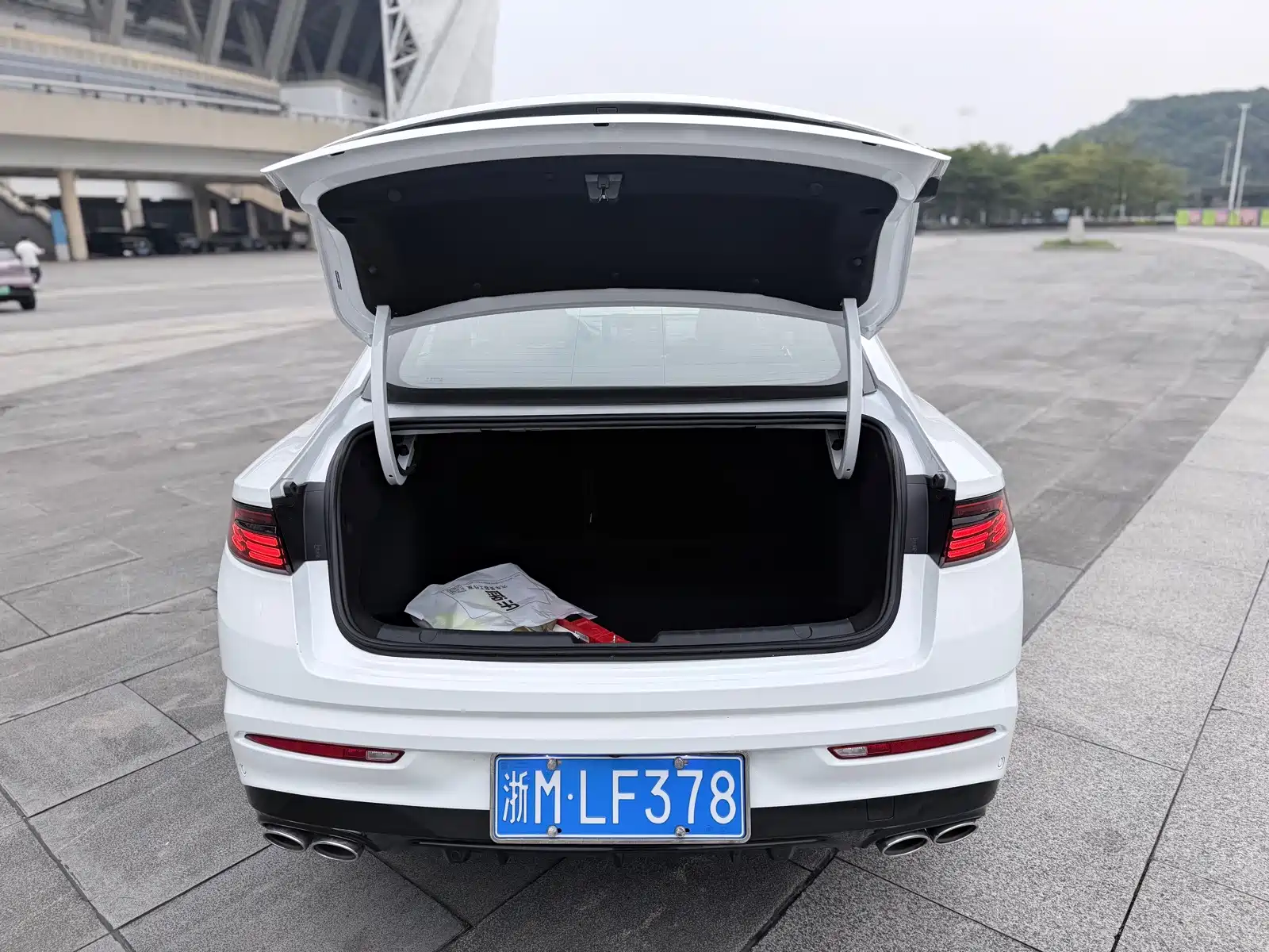 Фото 10 - Geely Preface