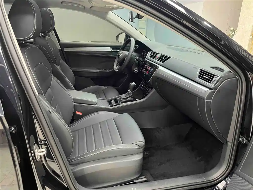 Škoda Superb 2024 TSI280 DSG Premium Edition фото 13