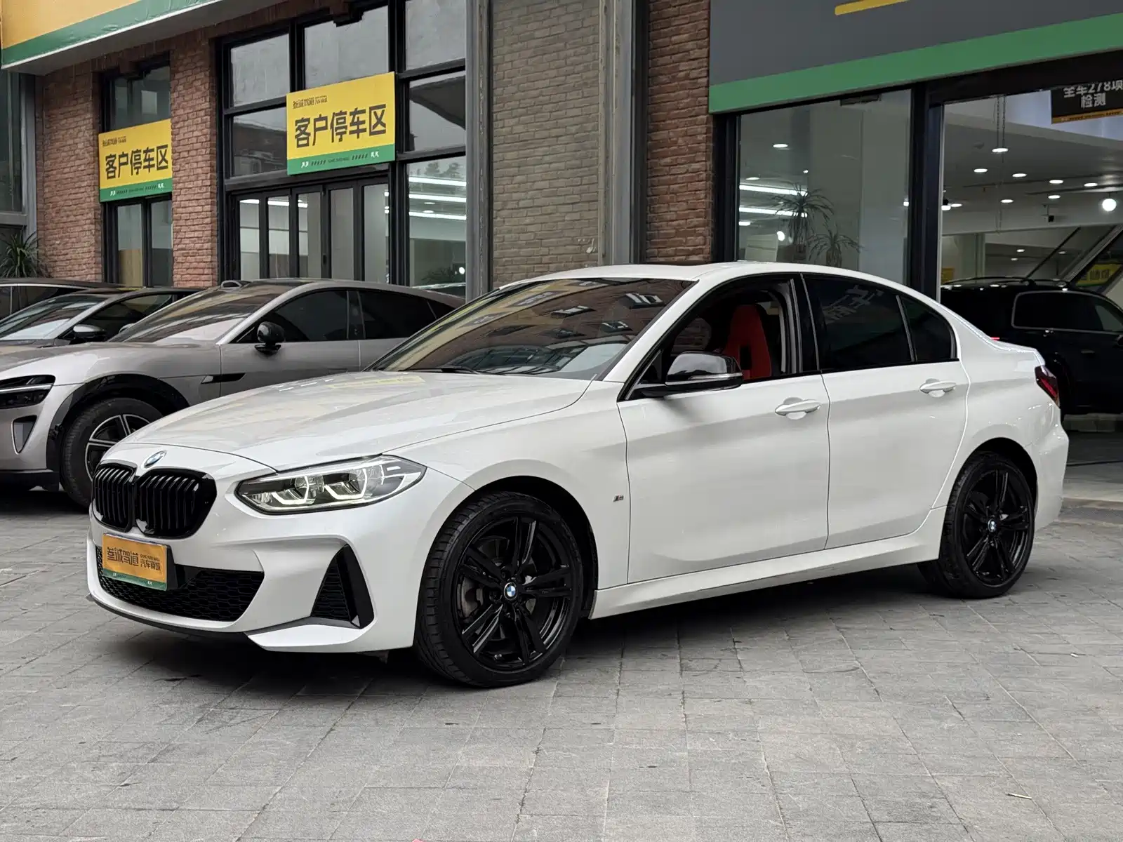 Фото 3 - BMW 1 Series