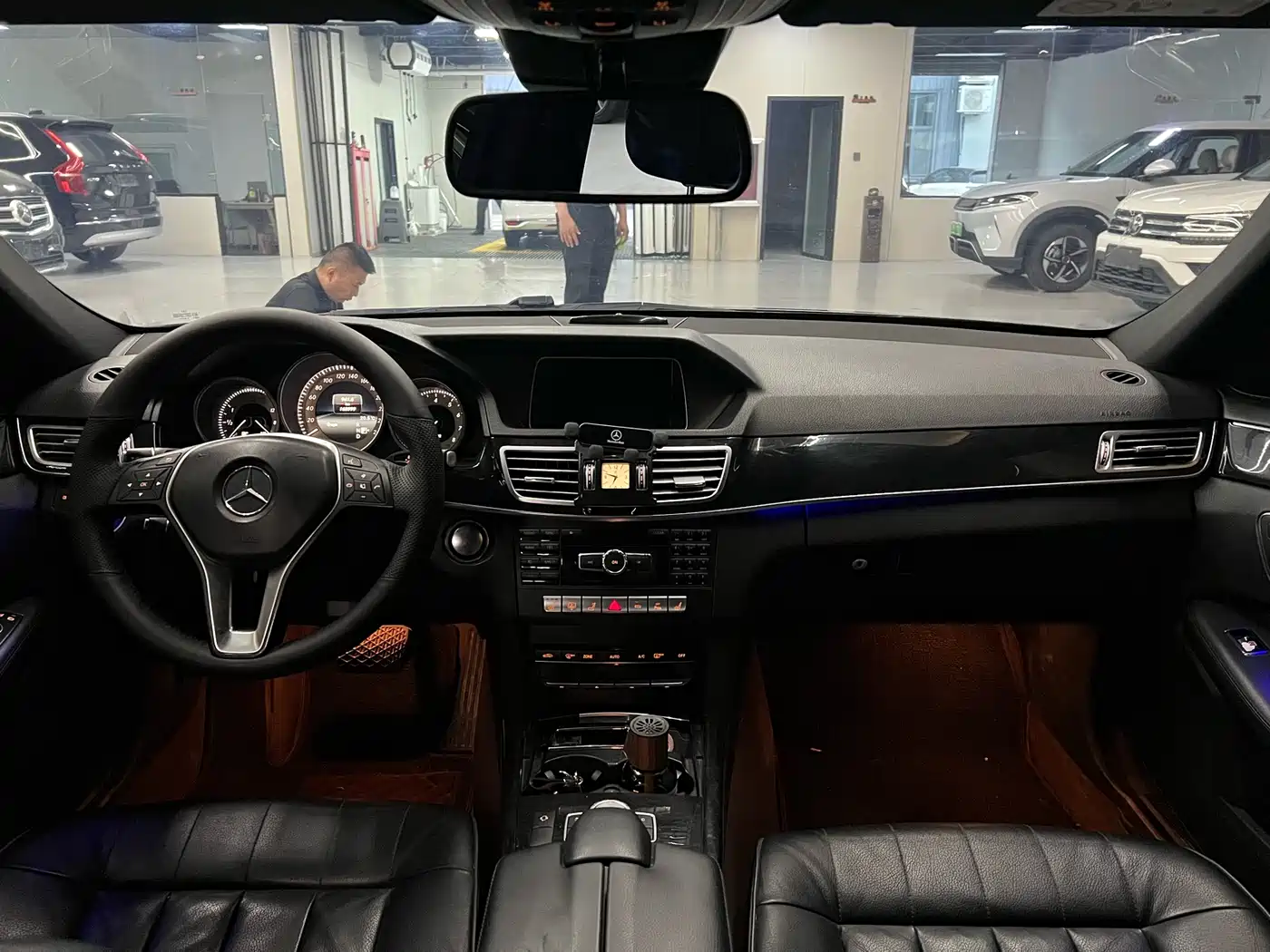 Mercedes-Benz E-Class 2015 E 260 L Sport Luxury фото 5