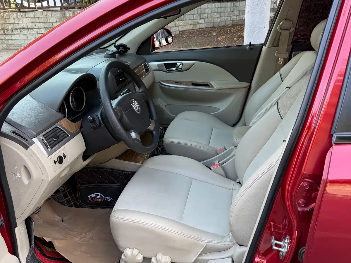 Buick Excelle 2015 1.5L Manual Premium фото 10