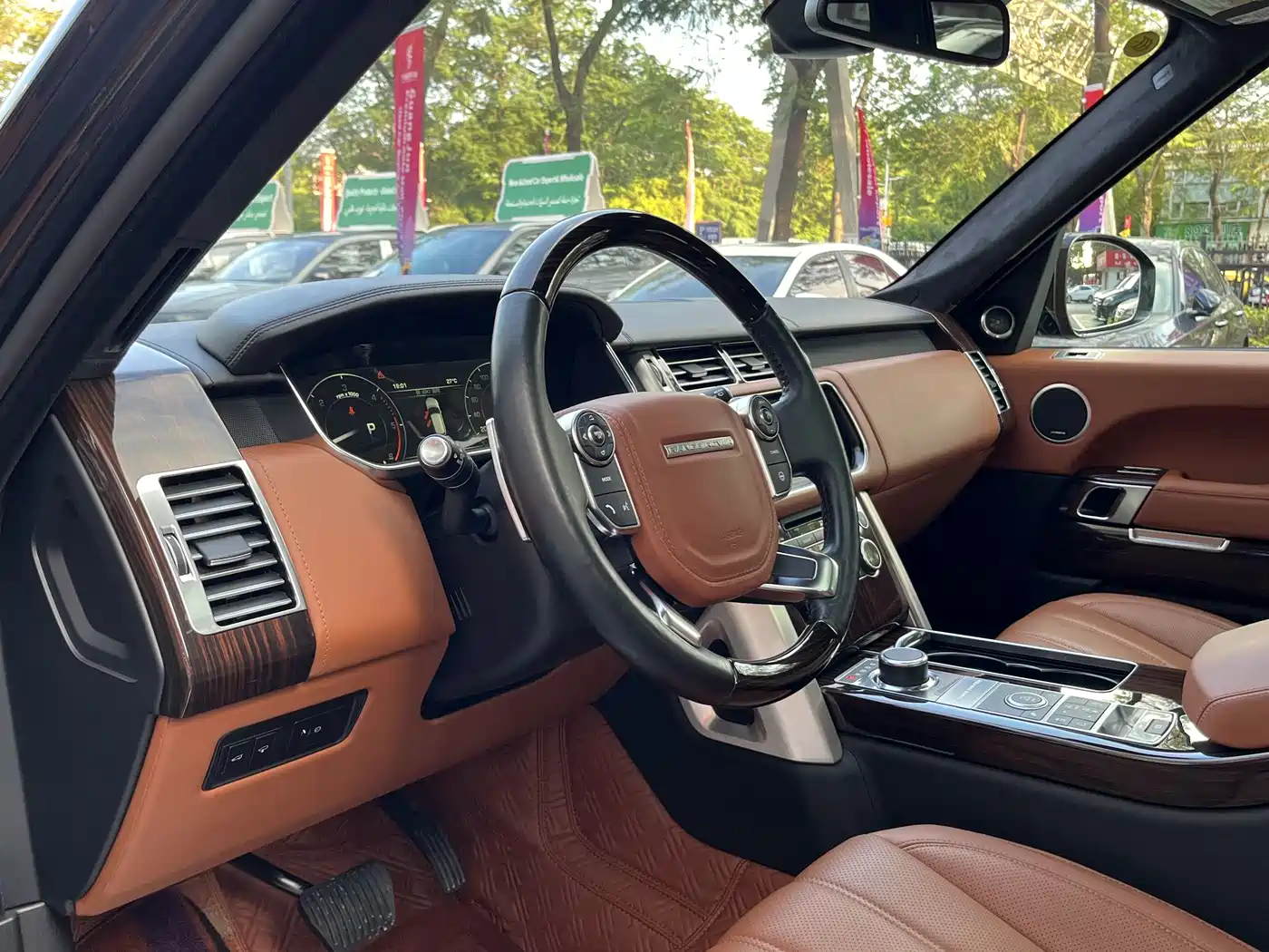 Land Rover Range Rover 2015 3.0 TDV6 Vogue SE Genesis Extended Edition фото 10