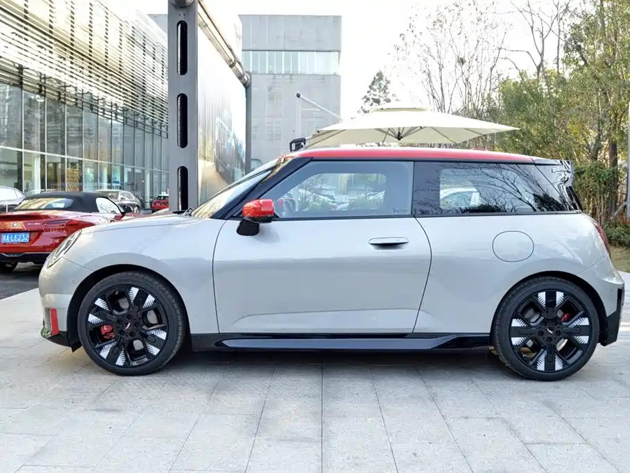 MINI ELECTRIC  JCW