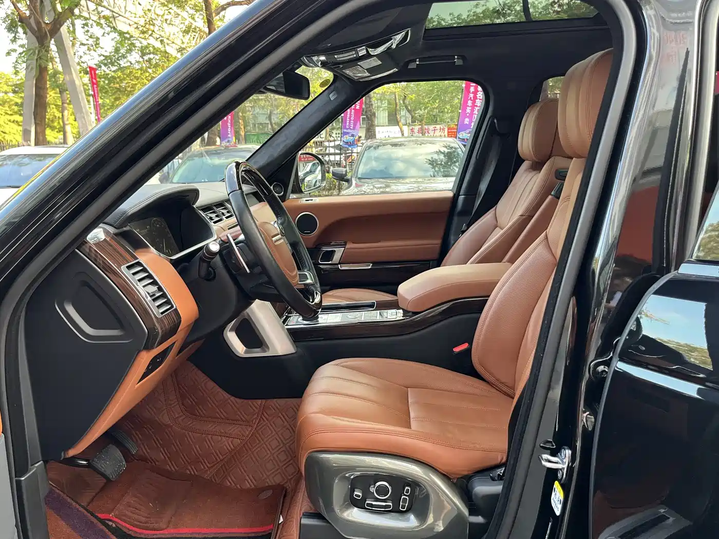 Land Rover Range Rover 2015 3.0 TDV6 Vogue SE Genesis Extended Edition фото 8