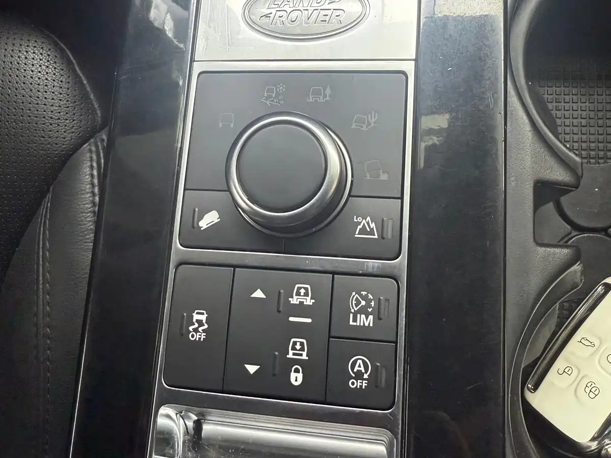 Land Rover Discovery 2018 3.0 SC V6 SE фото 13