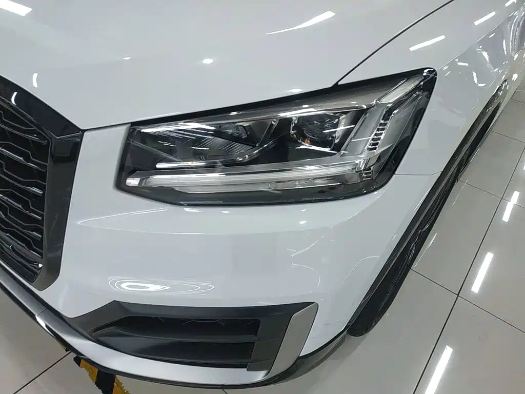 Audi Q2L 2019 2018 35 TFSI Launch Exclusive Edition China VI