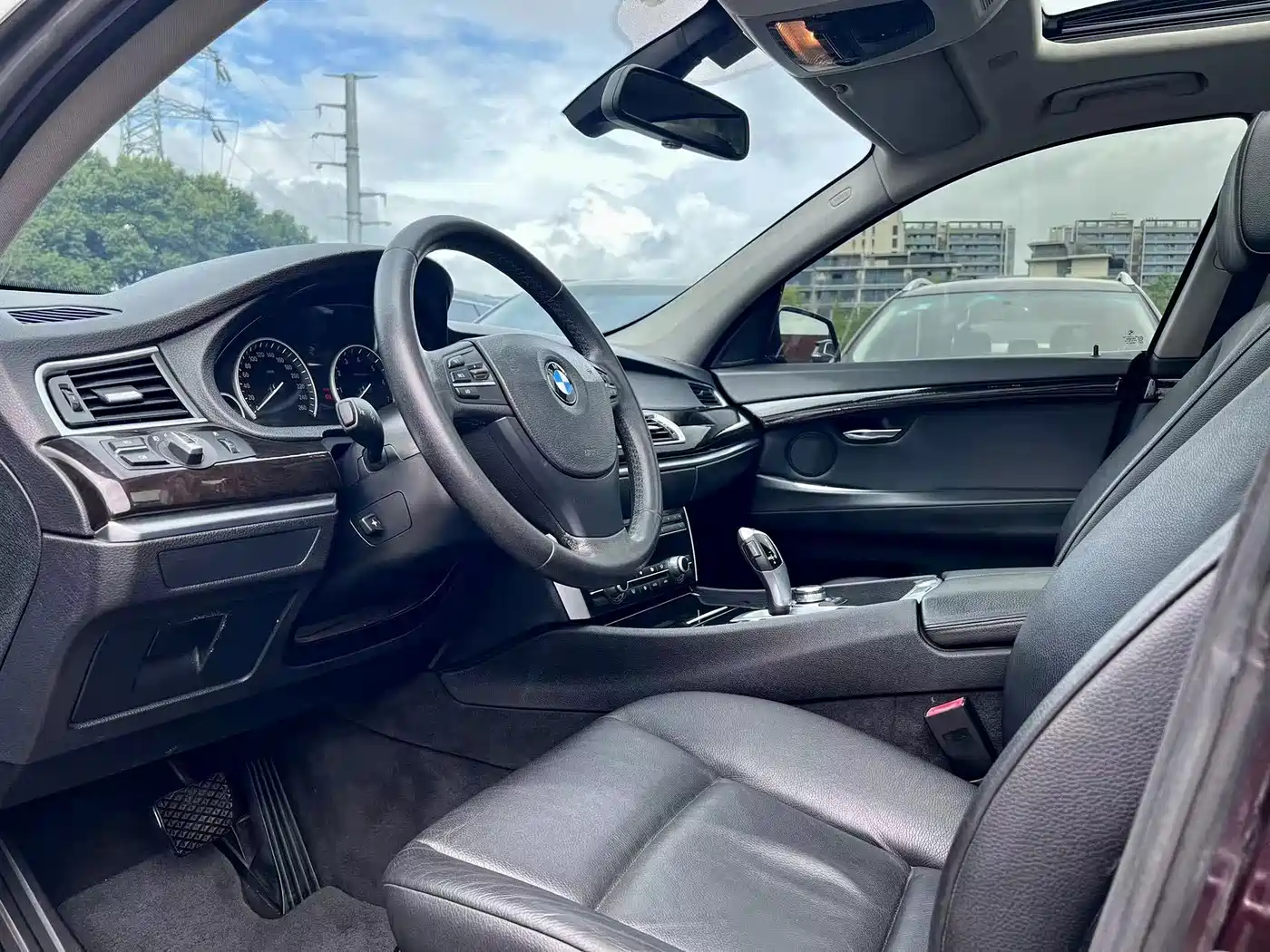 BMW 5 Series GT 2012 2013 535i Leadership