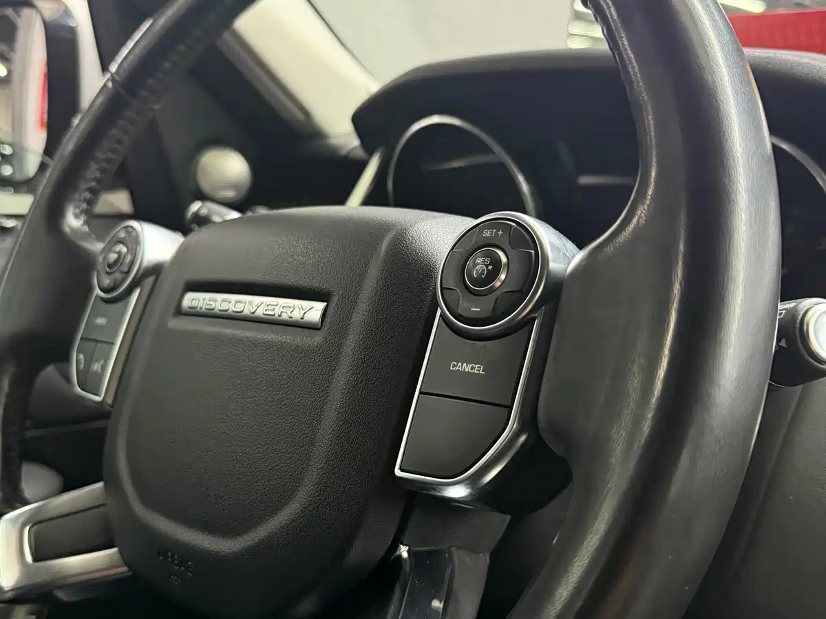 Land Rover Discovery 2018 3.0 SC V6 SE фото 15