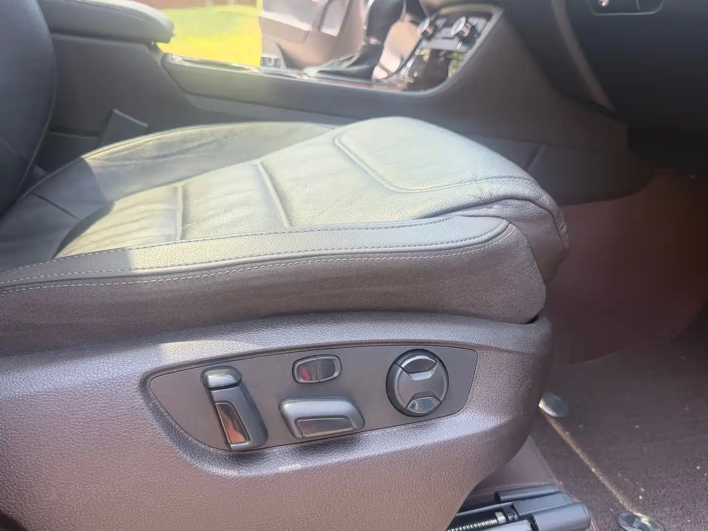 Volkswagen Touareg 2011 3.0TSI Standard фото 8