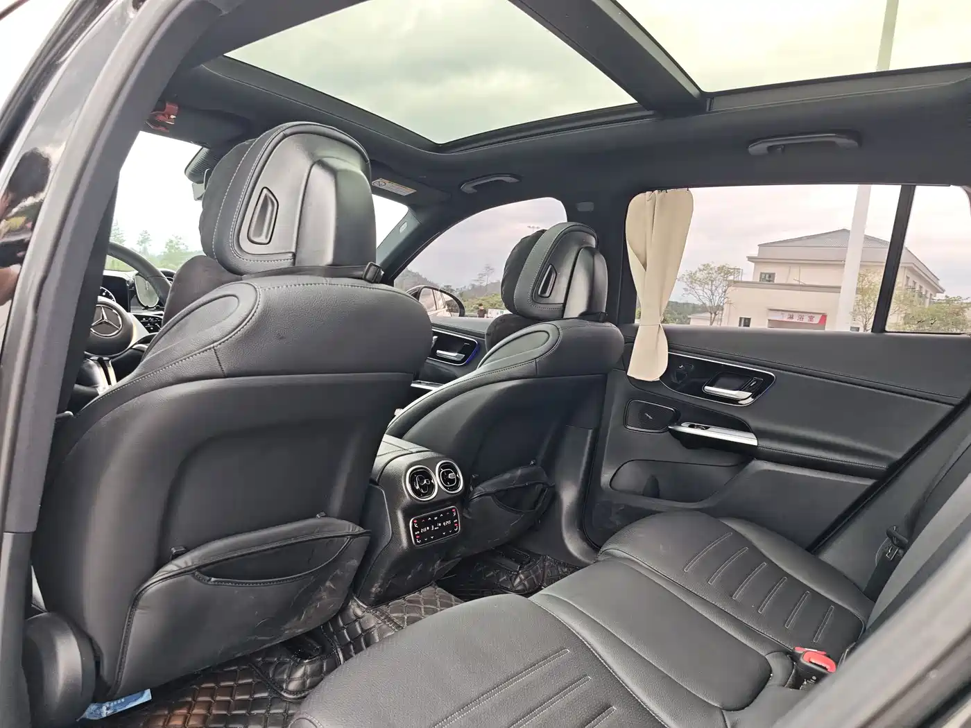 Mercedes-Benz GLC 2024 GLC 260 L 4MATIC Dynamic 5-seater фото 8