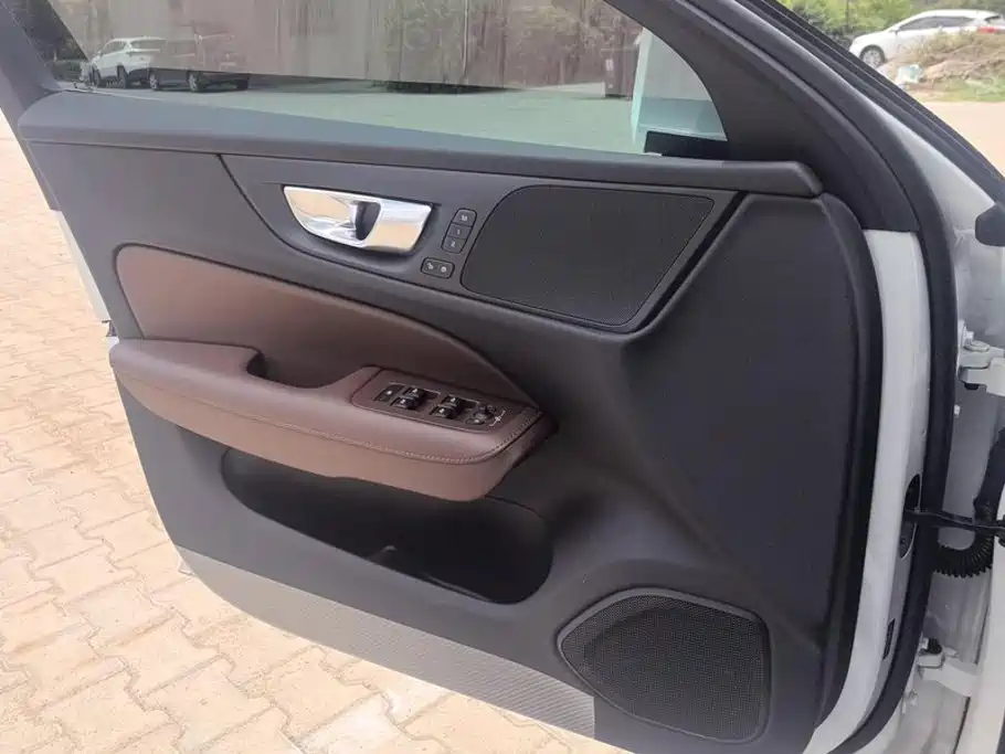 Volvo S60 2026 2026 B4 Smart Beyond Luxury Edition