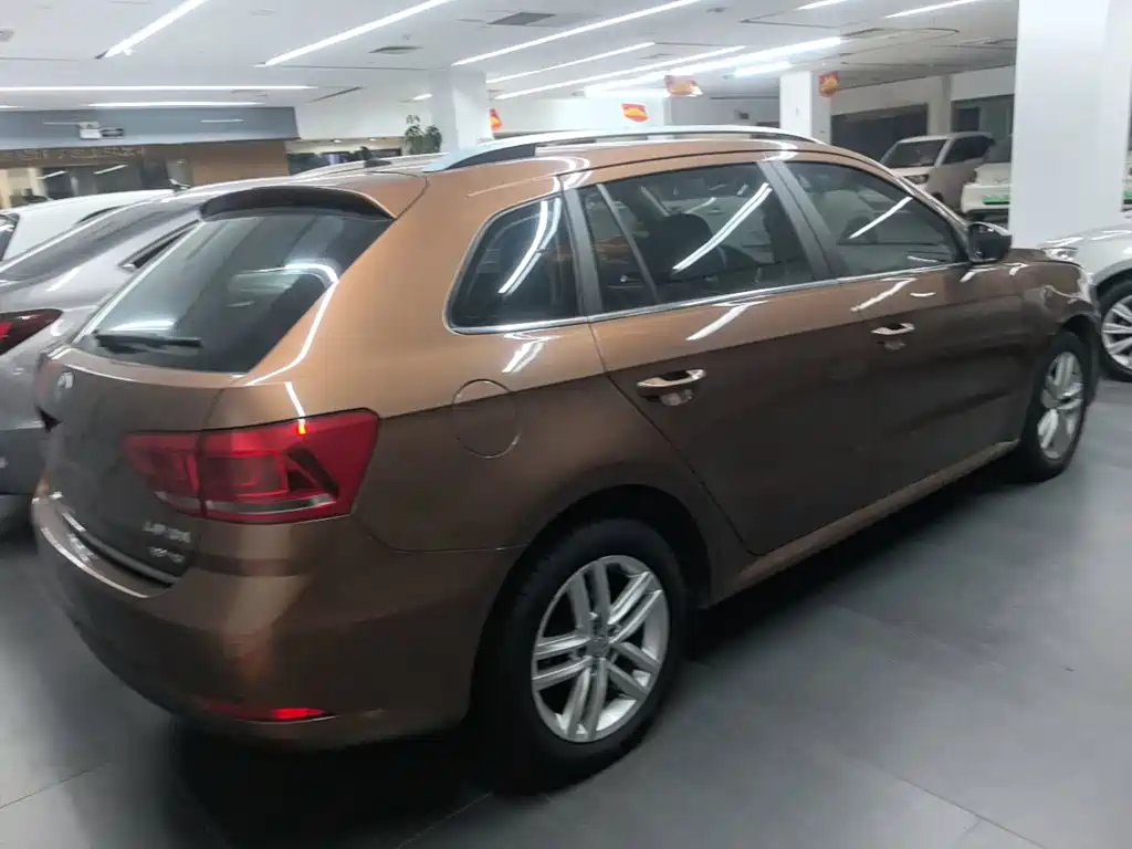 Photo 7 - Volkswagen Lavida Tour