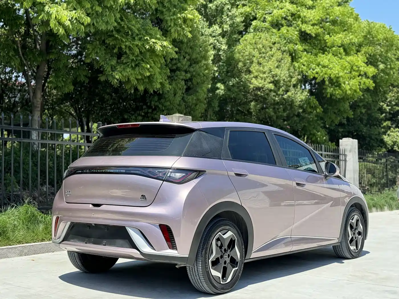BYD Dolphin 2021 Model 405km Fashion Edition фото 5