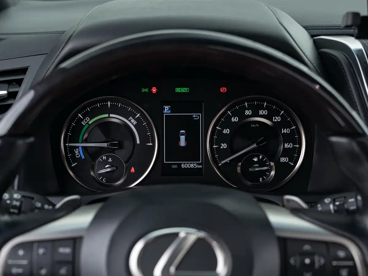 Lexus LM 2020 300h Seven-Seater Elegance Edition фото 13