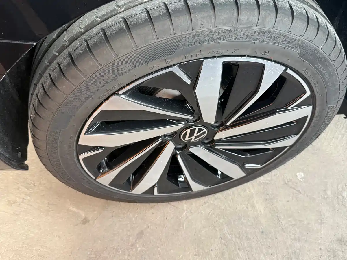 Volkswagen Passat 2023 330TSI Elite Edition фото 9