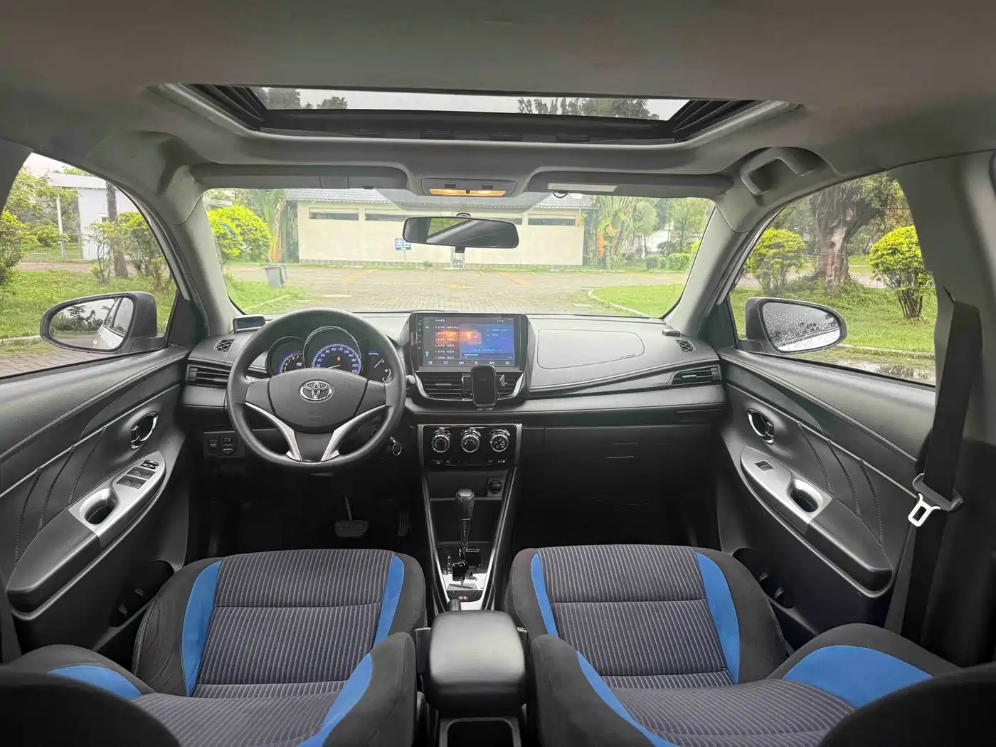 Toyota YARiS L Zhi Xuan 2017 1.5G CVT Speed Sunroof Upgrade Edition фото 14