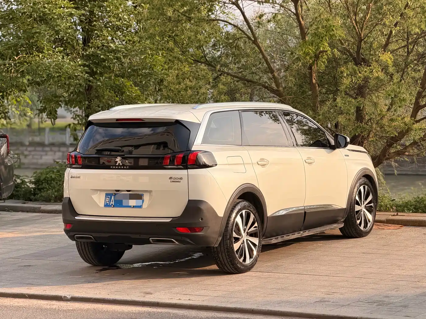 Peugeot 5008 2017 380THP 7-seat Luxury Edition фото 4