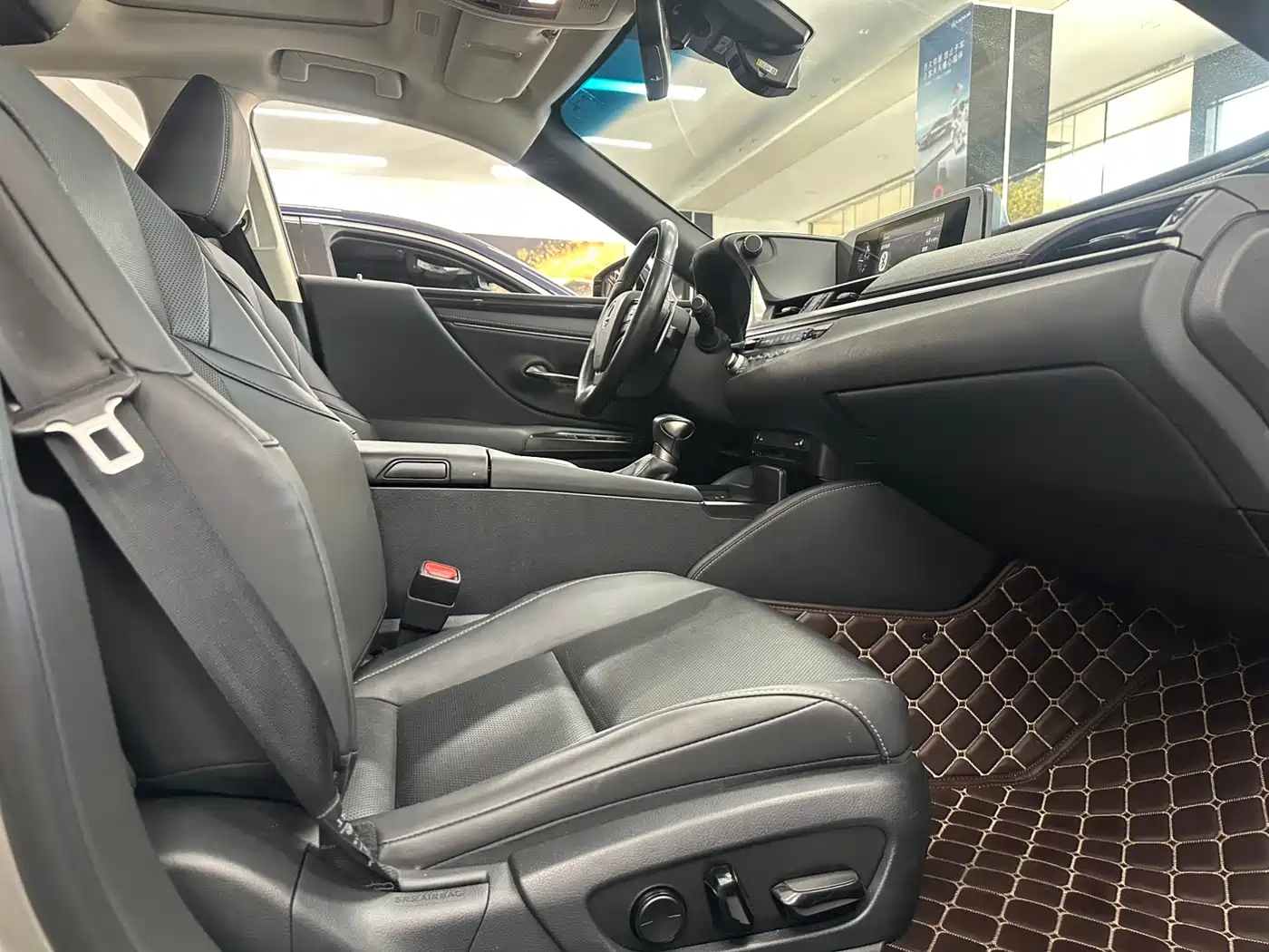 Lexus ES 2020 200 Excellence фото 13