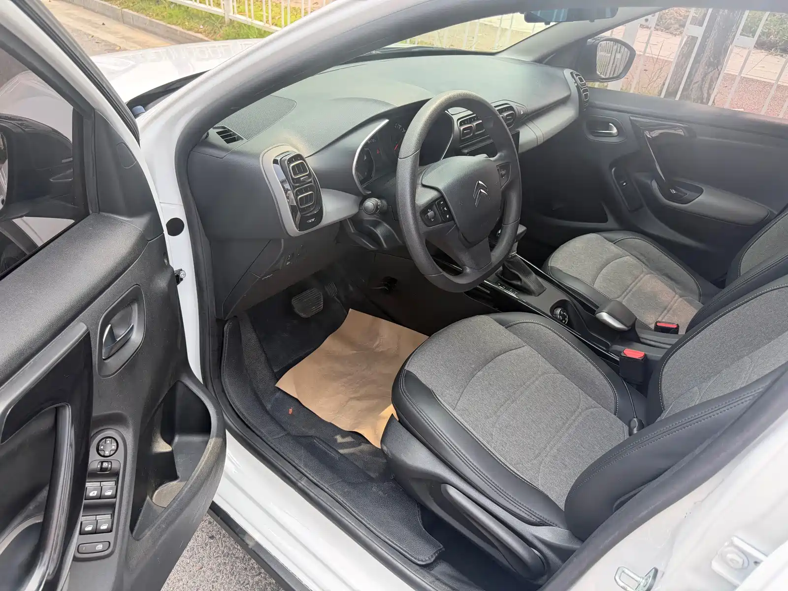 Фото 12 - Citroën C3-XR