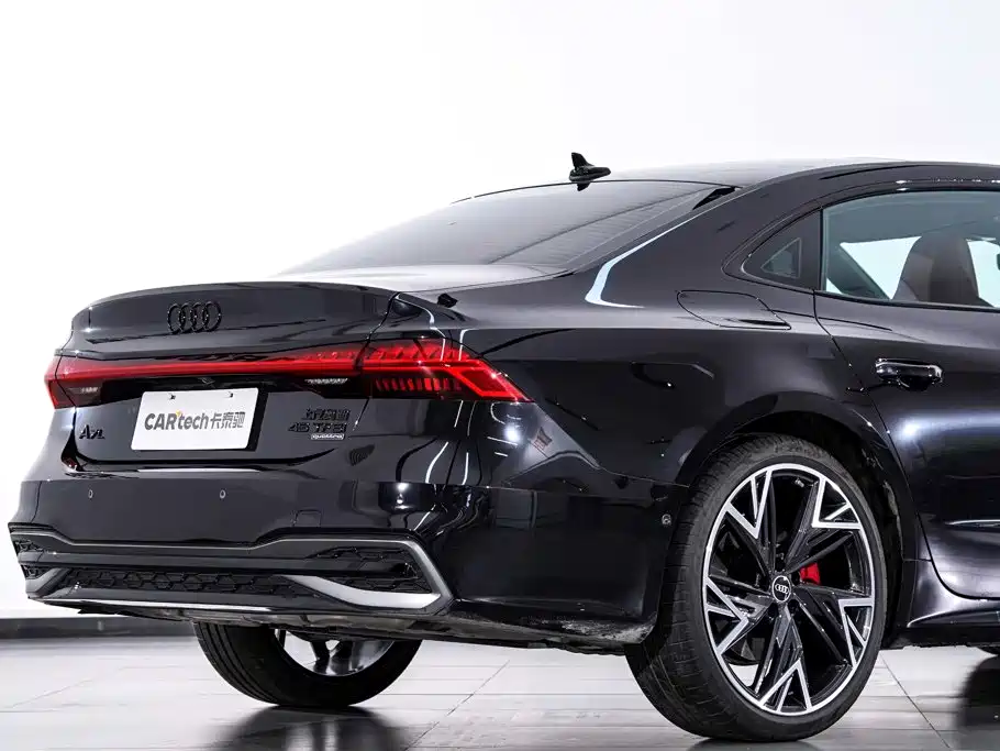 Audi A7L 2025 2024 45 TFSI quattro Black Warrior Edition