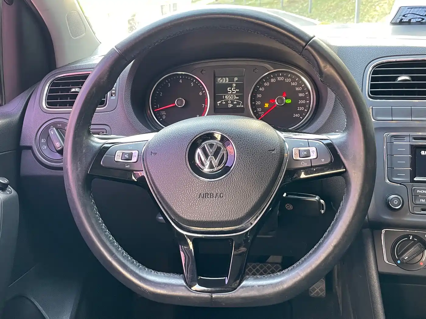 Volkswagen Polo 2016 1.6L Automatic Comfort фото 11