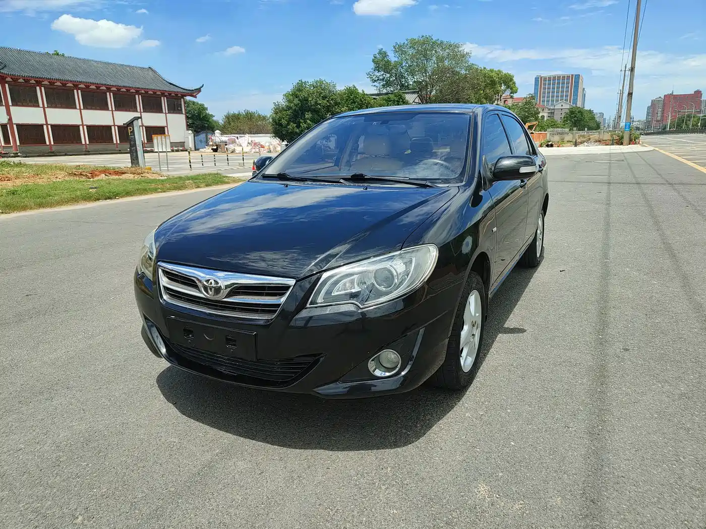 Фото 1 - Toyota Corolla