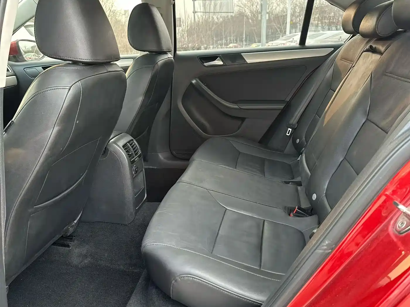 Volkswagen Sagitar 2015 1.6L Automatic Comfort фото 6