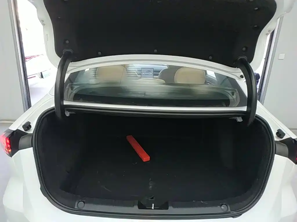 Geely Galaxy Galaxy L6 2025 2024 125km PLUS Soaring Dragon Edition